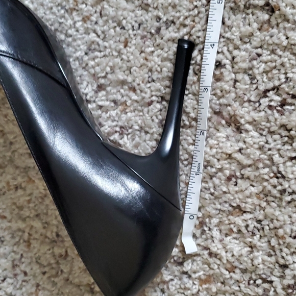 BCBG 8 1/2 black heels - Picture 11 of 11